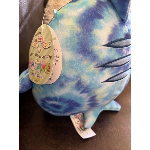 Squishmallows Luther the Shark 8” Plush - Picture 4 of 7